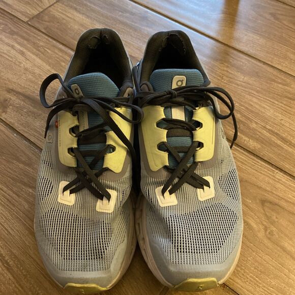 On Cloud Cloudtech Helion Women’s Size 9 White Blue Running Shoes Sneakers - Picture 2 of 10